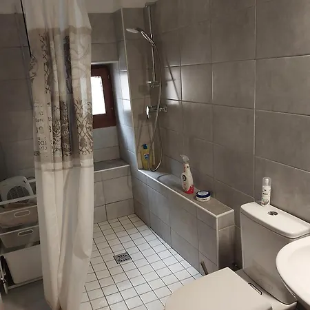 Apartment Centre *